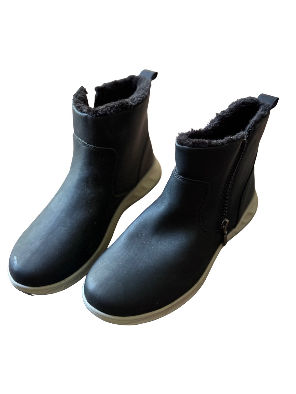 Khombu Womens Sienna. Black Side Zip Women’s Boots Size 9